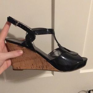 Guess wedges